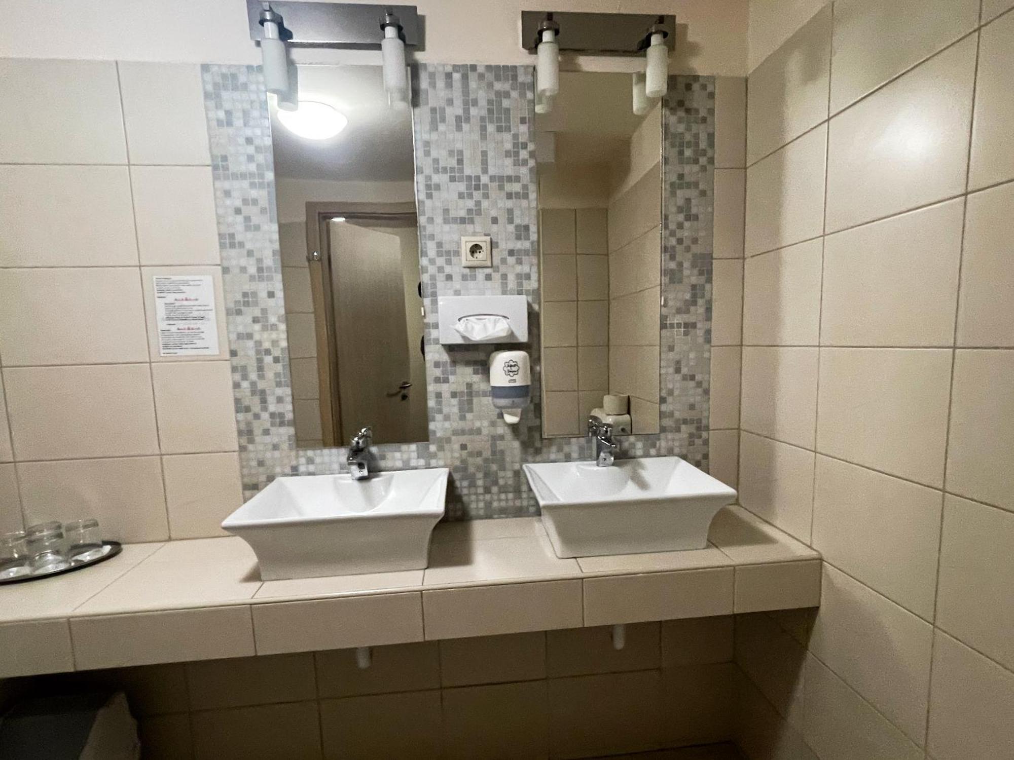 Harmonia Hotel Sárvár Pokoj fotografie